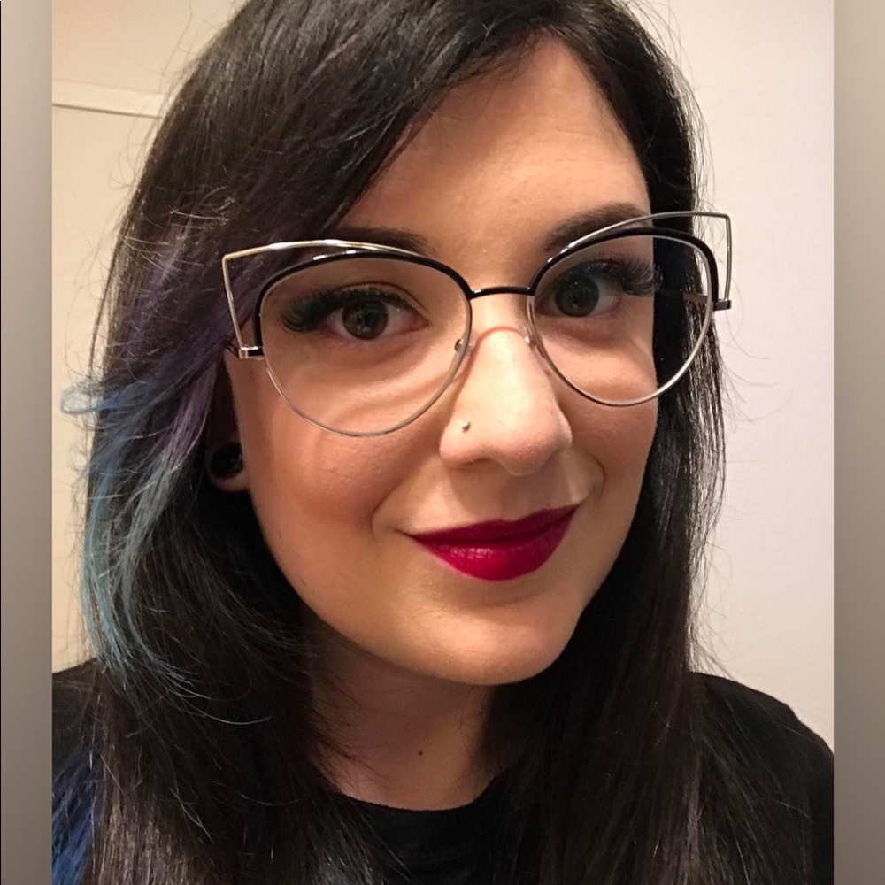 Meet your Posher, Kelly!